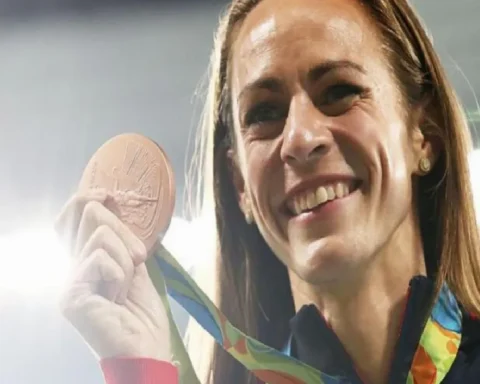 olympic-medallist-simpson-collapses-at-mile-event-rV7ElSj6.webp