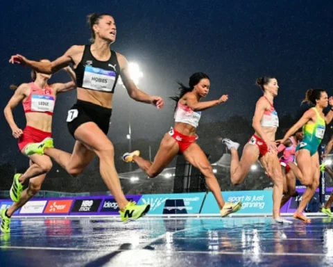 amy-hunt-settles-for-100m-silver-as-zoe-hobbs-secures-commonwealth-gold-fllrbZhq.webp