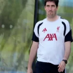 andoni-iraola-backs-backroom-staff-to-help-cure-liverpools-set-piece-ills-AFqpJ8bB.webp