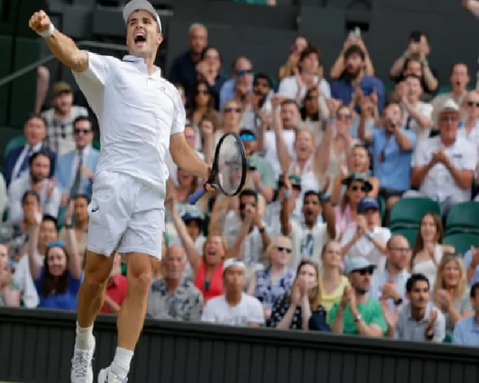 arthur-fery-whips-up-centre-court-crowd-with-his-knack-of-never-knowing-when-xTF7tEvu.webp