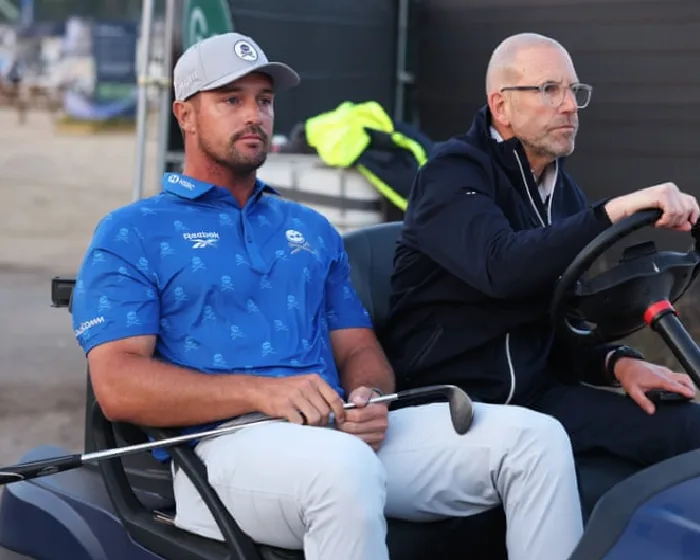 dechambeau-accused-of-threatening-to-call-trump-in-row-over-open-penalty-Dk7VJWys.webp