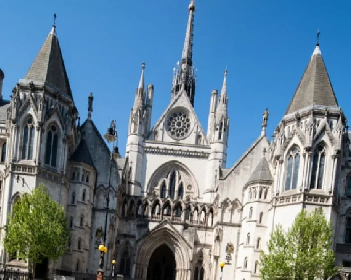 dismissed-solicitor-is-still-acting-for-footballers-in-brain-injury-court-case-FAbUmLck.webp