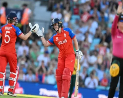 england-book-final-date-with-australia-as-sciver-brunt-and-knight-sink-south-africa-5pKjF92Y.webp