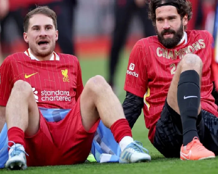 iraola-determined-to-keep-mac-allister-and-alisson-at-liverpool-this-season-TddCs4ik.webp