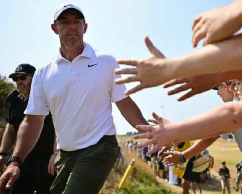 mcilroy-lashes-out-at-dechambeau-for-holding-the-open-hostage-over-penalty-row-ITAbvhEU.webp