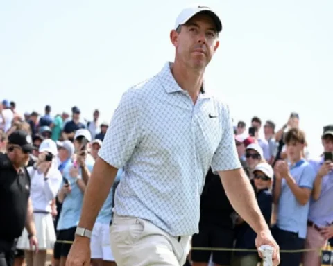 mcilroy-lets-driver-fly-but-putts-go-awry-with-open-hopes-in-the-balance-rR65CXkW.webp