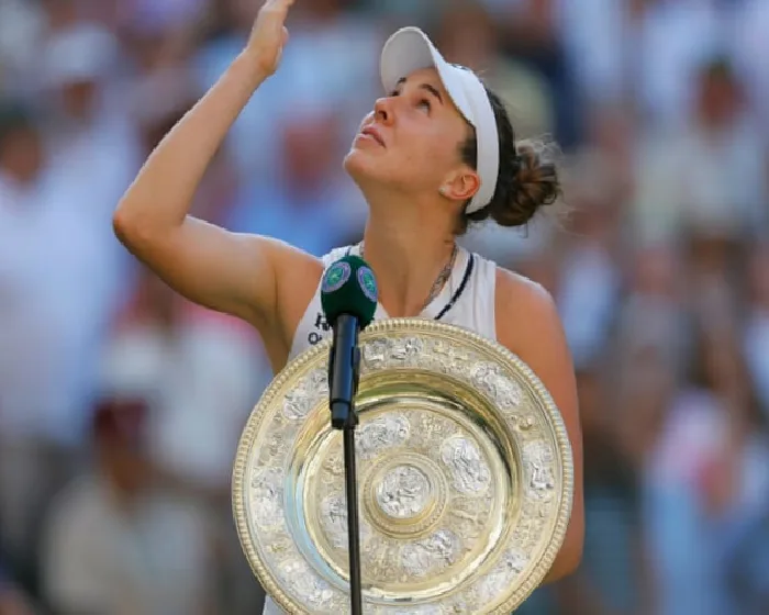 noskova-avoids-wimbledon-catalogue-of-heartbreak-and-joins-line-of-czech-greats-yara-XrDf1nSy.webp