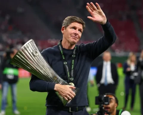 nottingham-forest-sack-v-tor-pereira-and-turn-to-oliver-glasner-as-replacement-F851Ujlh.webp