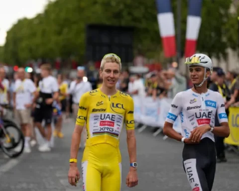 untouchable-and-a-world-apart-cycling-world-reacts-to-pogacars-fifth-tour-win-JMh9mZyQ.webp