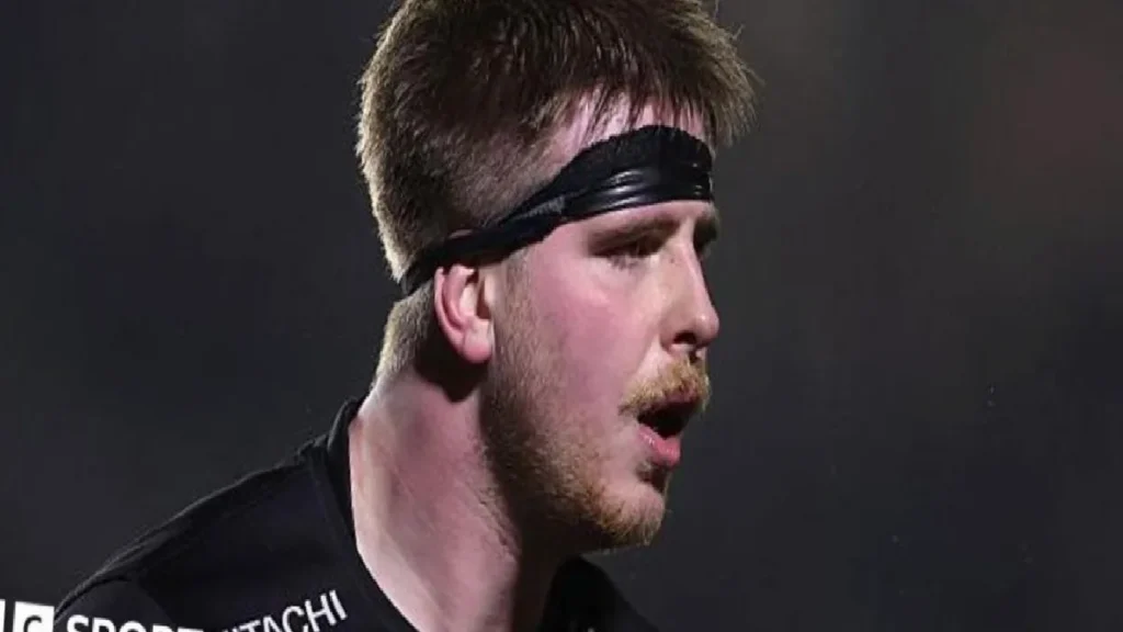young-forward-baker-signs-new-newcastle-contract-zevqszmw.webp